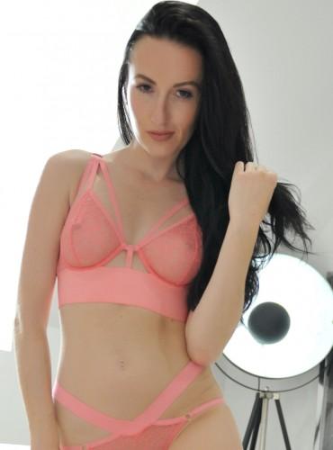 2016-12-02 Sophia Smith - Sophia In Black BTS